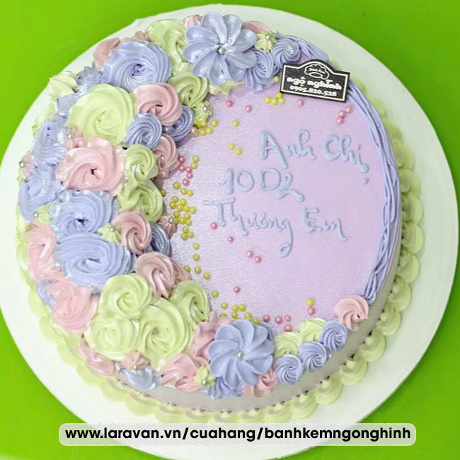 Bánh kem sinh nhật trang trí hoa 3d đẹp lạ tặng nữ