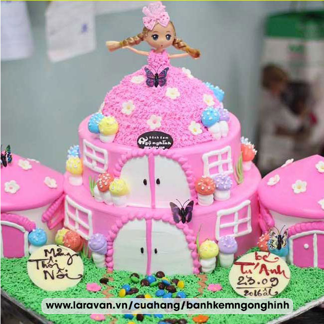 Bánh kem sinh nhật tạo hình lâu đài bé gái đẹp