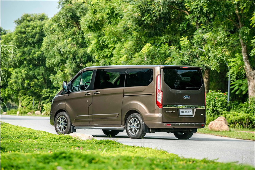 ford vinh long tourneo 03
