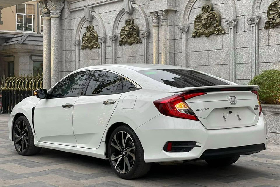 Đánh giá Honda Civic RS 2019 Nâng cấp nhẹ thay đổi lớn giá bán vẫn cao